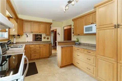 1533 Matthiasville Road Bracebridge ON P1L 1X1