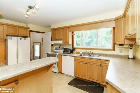 1533 Matthiasville Road Bracebridge ON P1L 1X1