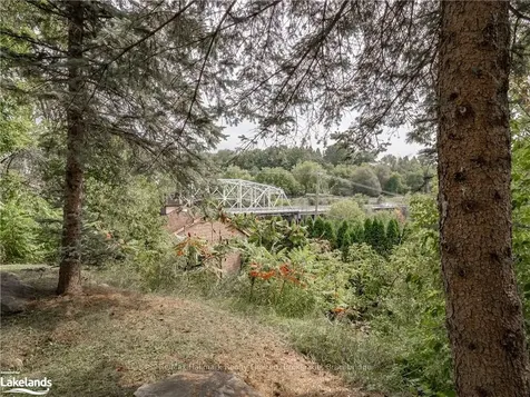24 Ontario Street Bracebridge ON P1L 2H5