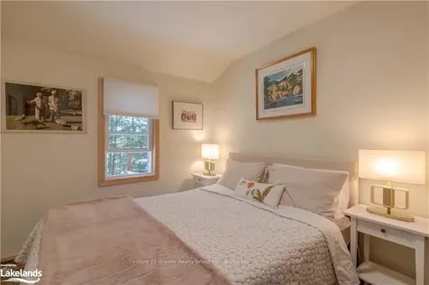 1226 Dignan Road Dysart Et Al ON K0M 1S0