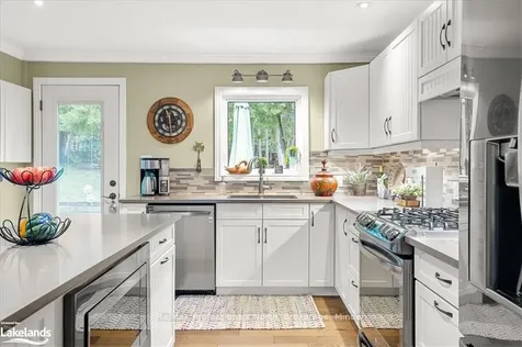 1074 Chelsea Lane Algonquin Highlands ON K0M 1J1