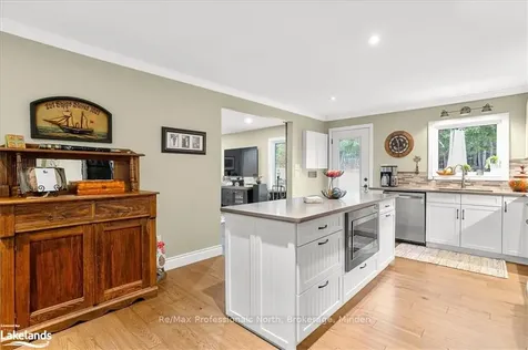 1074 Chelsea Lane Algonquin Highlands ON K0M 1J1