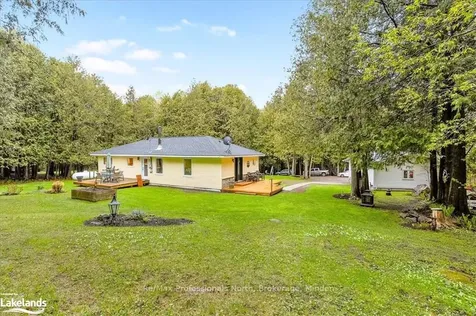 1074 Chelsea Lane Algonquin Highlands ON K0M 1J1