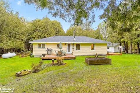 1074 Chelsea Lane Algonquin Highlands ON K0M 1J1