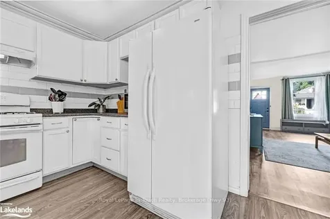 16 Alice Street Hamilton ON L8H 4R1