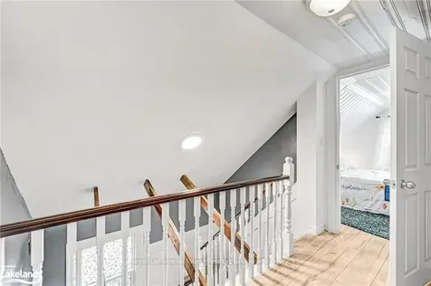 16 Alice Street Hamilton ON L8H 4R1