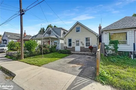 16 Alice Street Hamilton ON L8H 4R1