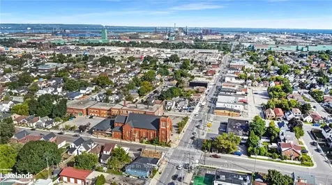16 Alice Street Hamilton ON L8H 4R1