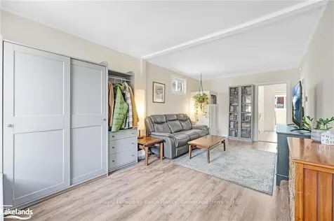 16 Alice Street Hamilton ON L8H 4R1