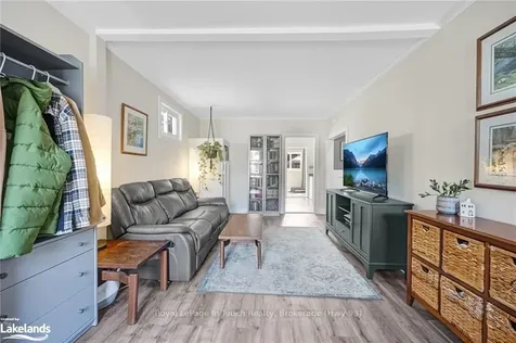 16 Alice Street Hamilton ON L8H 4R1