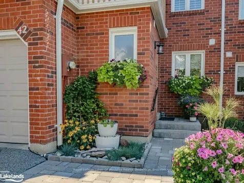 42 Shoreline Drive Bracebridge ON P1L 1Z4