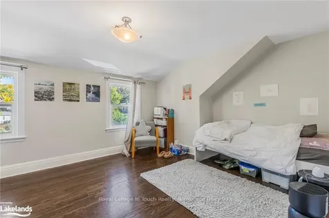 25 Cline Avenue N Hamilton ON L8S 3Z3