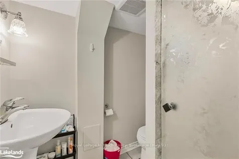 25 Cline Avenue N Hamilton ON L8S 3Z3