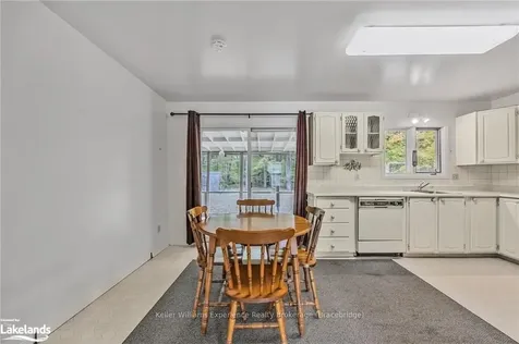 1047 Fleming Drive Gravenhurst ON P0E 1G0