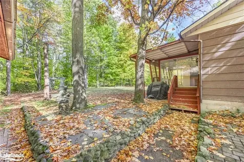 1047 Fleming Drive Gravenhurst ON P0E 1G0