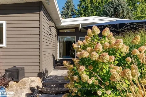 144 Russell Street N/a W Blue Mountains ON N0H 2P0