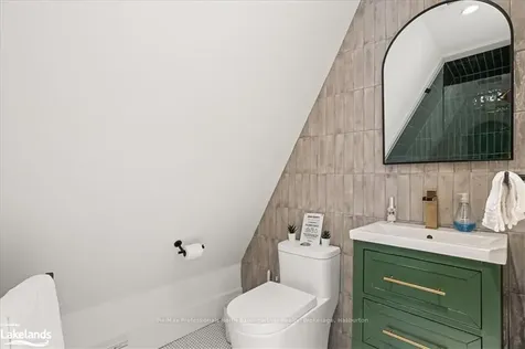 1315 North Drive Dysart Et Al ON K0M 1M0