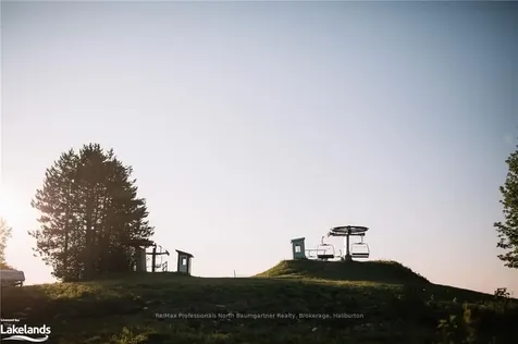 1315 North Drive Dysart Et Al ON K0M 1M0