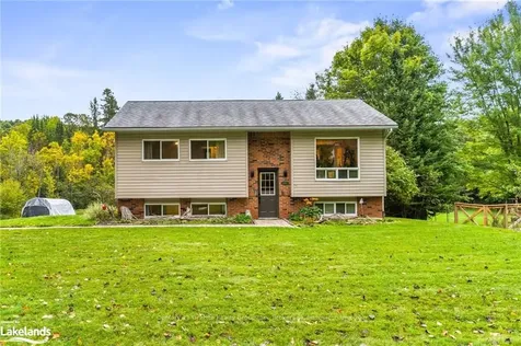 38 Harmony Road Dysart Et Al ON K0M 1S0