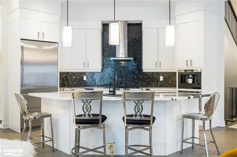 115 Beacon Drive Blue Mountains ON N0H 2P0