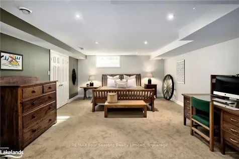 136 Algonquin Drive Meaford ON N4L 0A7