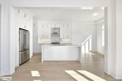 11 Bay Street East N/a Blue Mountains ON N0H 2P0
