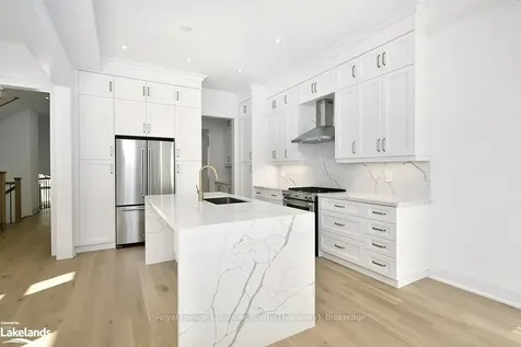 11 Bay Street East N/a Blue Mountains ON N0H 2P0