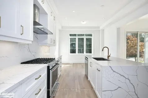 11 Bay Street East N/a Blue Mountains ON N0H 2P0