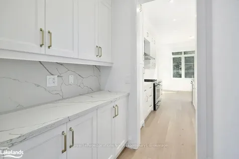 11 Bay Street East N/a Blue Mountains ON N0H 2P0