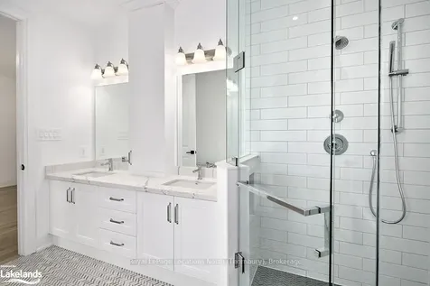 11 Bay Street East N/a Blue Mountains ON N0H 2P0