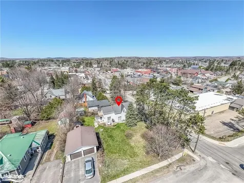 23 Centre Street S Huntsville ON P1H 1V9