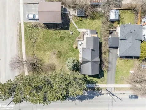 23 Centre Street S Huntsville ON P1H 1V9