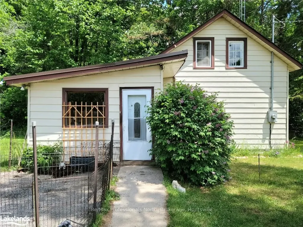 3327 Muskoka 117 Road Lake Of Bays ON P0B 1A0