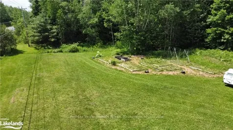 3327 Muskoka 117 Road Lake Of Bays ON P0B 1A0
