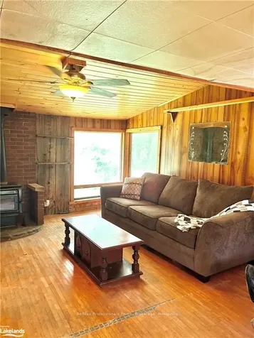 3327 Muskoka 117 Road Lake Of Bays ON P0B 1A0