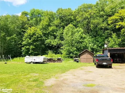 3327 Muskoka 117 Road Lake Of Bays ON P0B 1A0