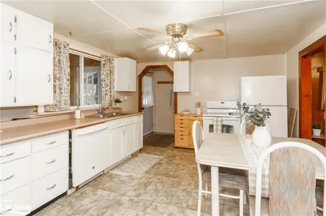 31 Hilltop Drive Huntsville ON P1H 1C5
