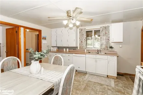 31 Hilltop Drive Huntsville ON P1H 1C5