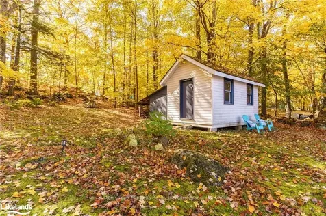 31 Hilltop Drive Huntsville ON P1H 1C5
