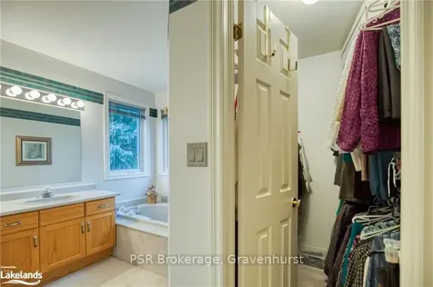 101 Greengable Way Kitchener ON N2N 3B1