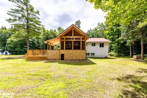 323 Lynx Lake Road Huntsville ON P1H 2J3