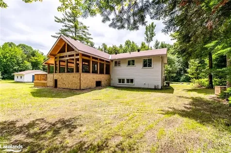 323 Lynx Lake Road Huntsville ON P1H 2J3