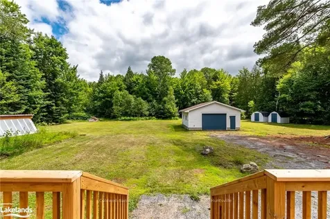 323 Lynx Lake Road Huntsville ON P1H 2J3
