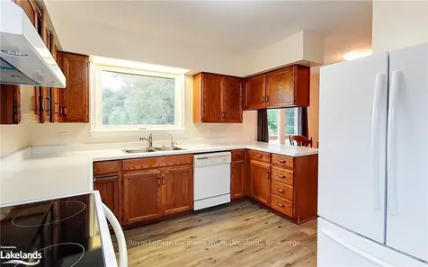 112 Greenfield Drive Meaford ON N4L 1W6