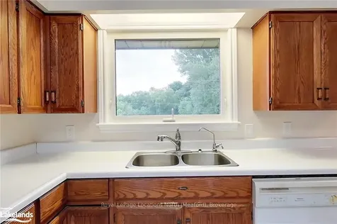 112 Greenfield Drive Meaford ON N4L 1W6