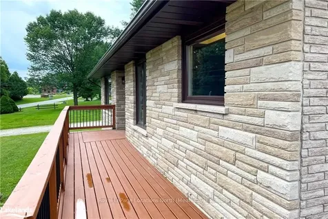 112 Greenfield Drive Meaford ON N4L 1W6