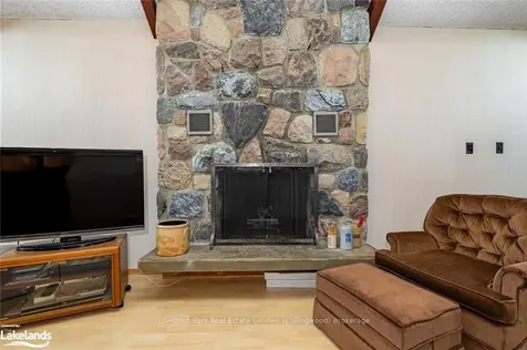 141 Carmichael Crescent Blue Mountains ON L9Y 0R2