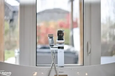 122 Maryward Crescent Blue Mountains ON N0H 1J0