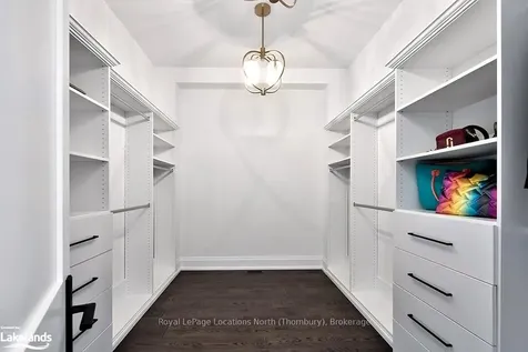 122 Maryward Crescent Blue Mountains ON N0H 1J0