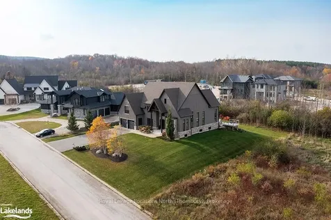 122 Maryward Crescent Blue Mountains ON N0H 1J0